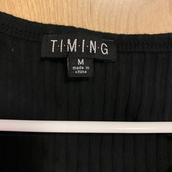 Crop top - Picture 2 of 3